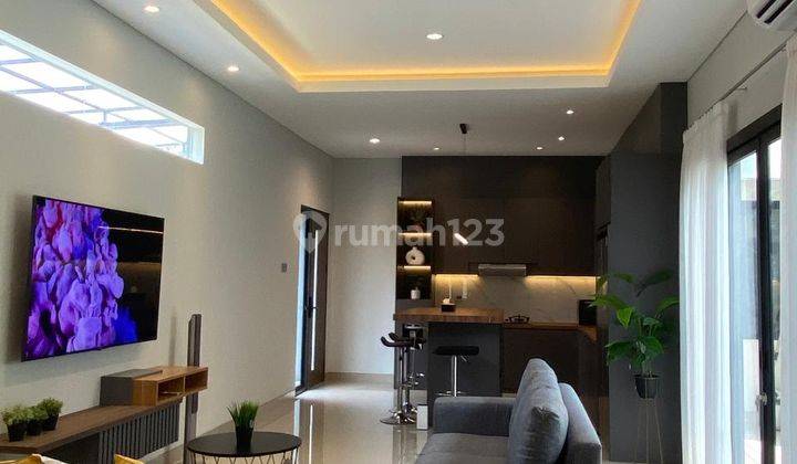 Rumah Hoek Bangunan Mandiri Full Furnished Kencana Loka BSD 1