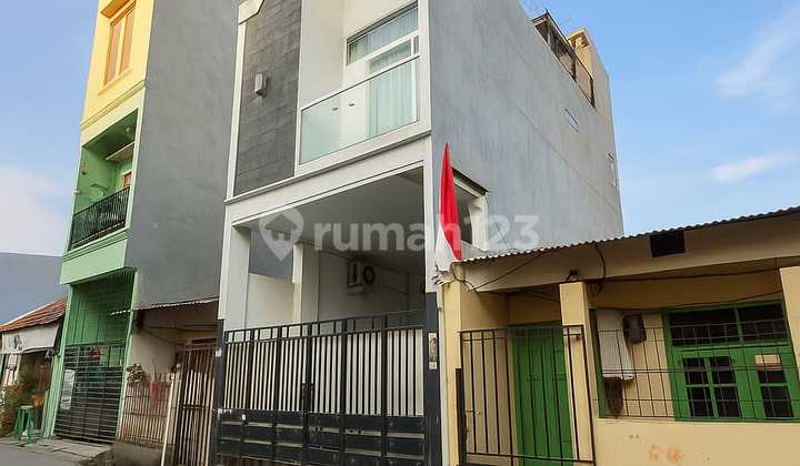 Dijual Rumah di Jalan Waru Raya, Kalideres, Jakarta Barat