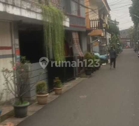 Dijual Rumah Cocok untuk Kost-Kostan di Setiabudi, Jakarta Selatan Dijual Rumah Cocok untuk Kost-Kostan di Setiabudi, Jakarta Selatan