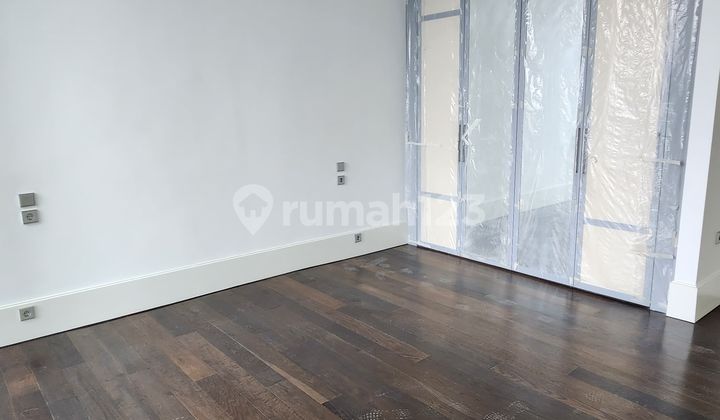 For Sale: St. Regis Residence Jakarta Apartment Unit - 30th Floor, 355 sqm, 3 Bedrooms Semi-Furnished.