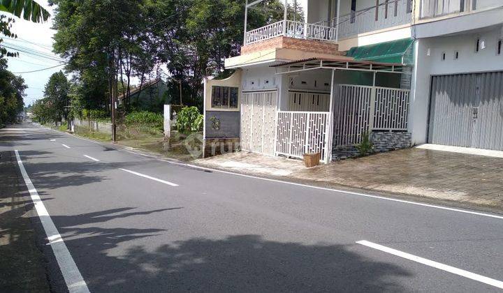Ruko di Jl. Candi Gebang, Sleman 240 m Baru SHM 5