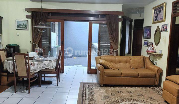 ruang keluarga di jual rumah siap huni