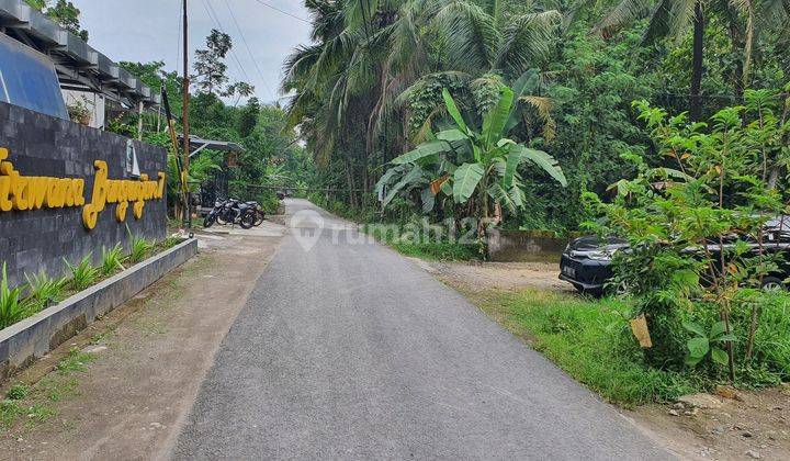 Tanah Kasihan Jogja, Dekat Coklat Monggo  1