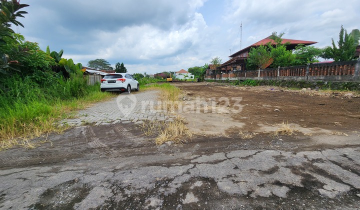 Land JL Damai Jogja, 10 Minutes to UGM Campus, Villa Area.