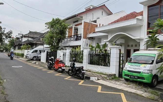 Rumah Jogja Strategis, Dekat Malioboro, Akses Mobil Papasan 2