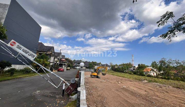 Tanah Tepi Jalan Raya Gito gati, SHM Per Unit, Luas 242 m² 1