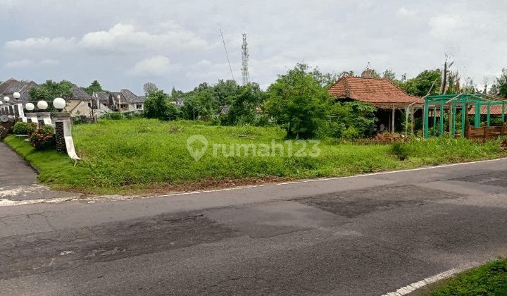 Tanah Teepi Jalan Raya Jogja, Dekat Terminal Jombor SHM 242 m² 2