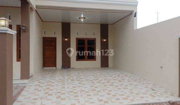 Dekat Pasar Kota Gede, Dijual Murah Rumah Mewah Type 200 158 M2 2