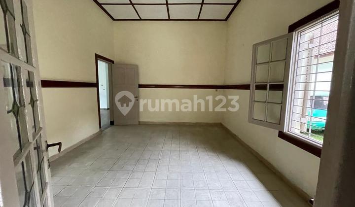 Rumah Jadul Tua Cocok Untuk Cafe Sayap Dago Halaman Luas Cantik 2