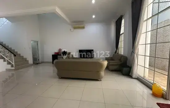 Rumah Mediterania Boulevard Kondisi Rapi,siap Huni. Semi Furnish Pantai Indah Kapuk, Jakarta Utara 1