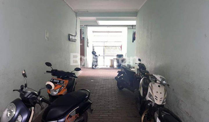 Kos-kosan 50 pintu di belakanv taman tekno BSD Tangerabg Selatan 2