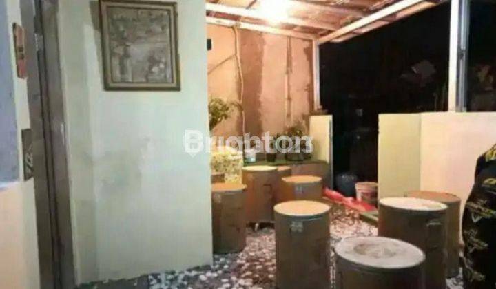 Rumah Dengan Warung di Depan Dalam Kos2an di Serpong Utara 2