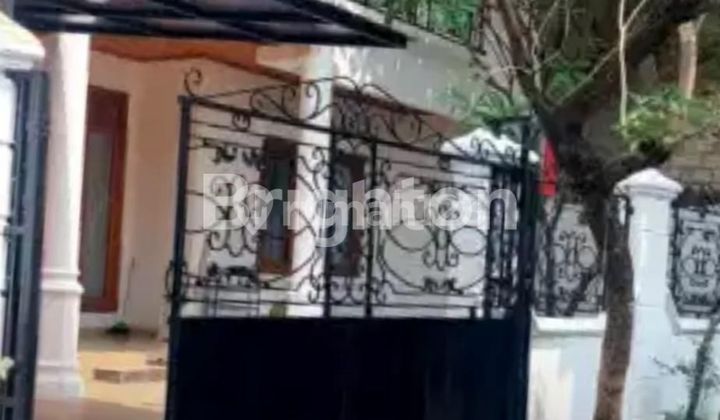 Rumah Mewah Cantik Di Kompleks Tenang  Dekat Kemang Village