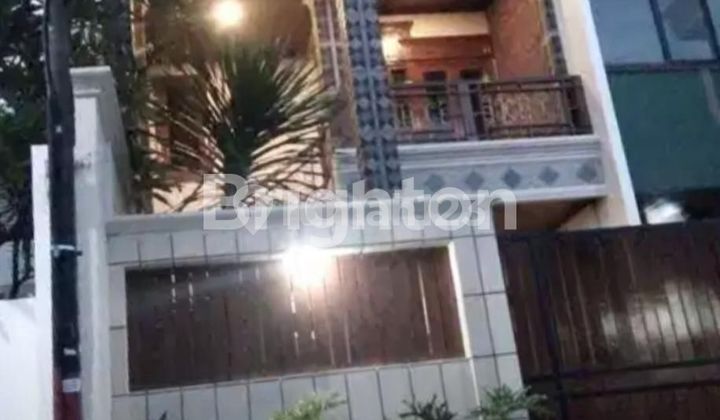 Rumah Townhouse Eksklusif di Pasar Minggu