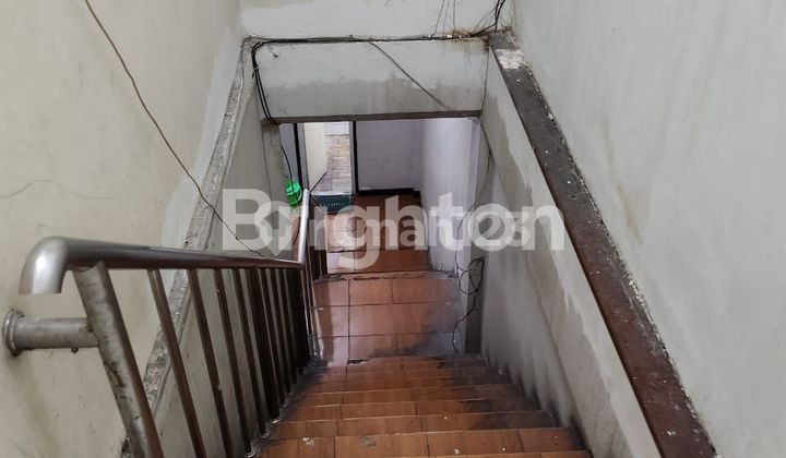 3-STOREY SHOPHOUSE + BASEMENT NEAR KUTA 2