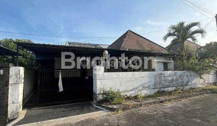 Rumah Tinggal One Gate System Siap Huni Fully Furnished  Satu Setengah Lantai Dekat Pantai Saba 1