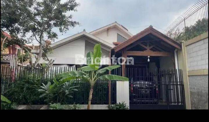 Rumah Lokasi Strategis Dekat Fasilitas Umum PerukanganJakarta Selatan 1