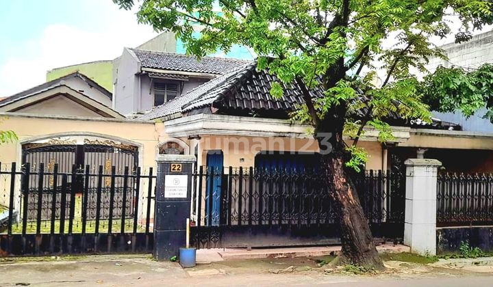 Rumah Pinggir Jalan Utama Ciracas Cocok untuk Usaha atau Kantor, Jakarta Timur Rumah Pinggir Jalan Utama Ciracas Cocok untuk Usaha atau Kantor, Jakarta Timur