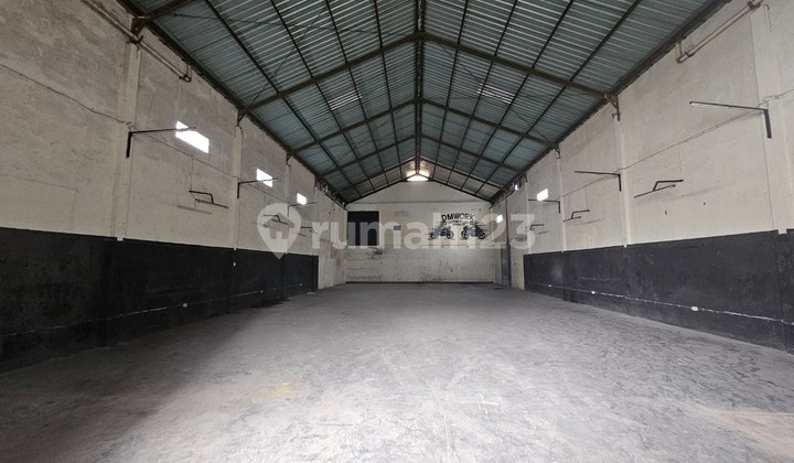 Ready-to-Use Warehouse with Truck Access in Cemani, Solo Ready-to-Use Warehouse with Truck Access in Cemani, Solo