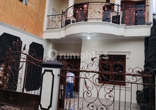 Rumah Desain Klasik Daerah Telukan Sukoharjo 1