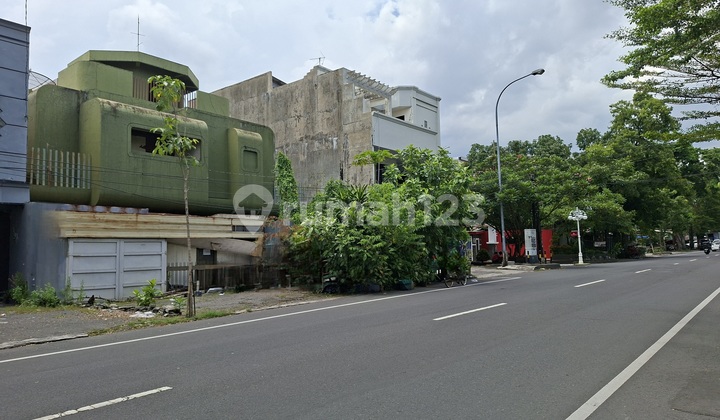 Rumah Lama Lokasi Strategis Pinggir Jalan Honggowongso Solo 2