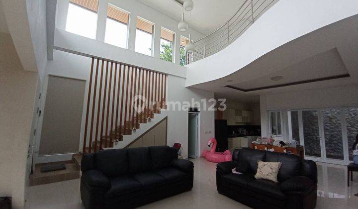 Rumah Modern Minimalis Konsep Open Space Di Tengah Kota Solo Serengan  2