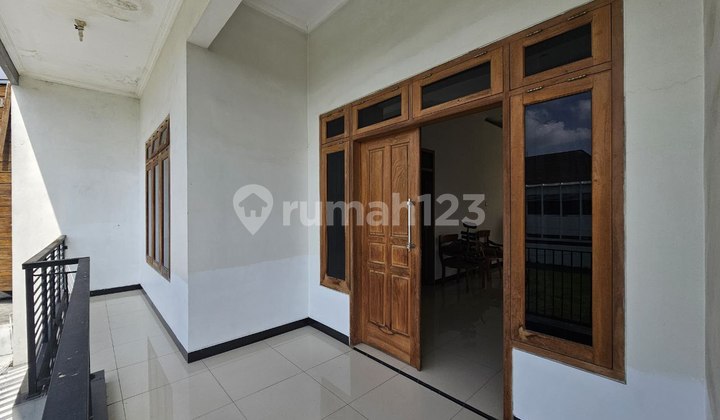 Rumah 2 Lantai Cantik Terawat Daerah Sumber 2