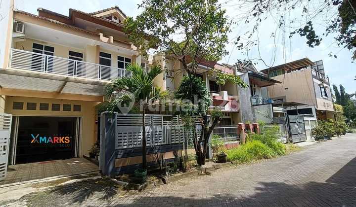Rumah Bagus Furnished Siap Huni Solo Baru 2