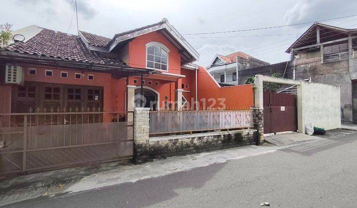 Rumah Nyaman 2 Kavling Dekat Stadion Manahan Solo 1