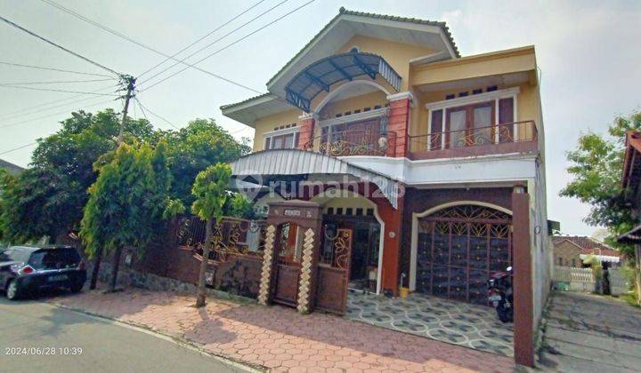 Rumah 2 Lantai Klasik Terawat Pucangsawit Jebres 1