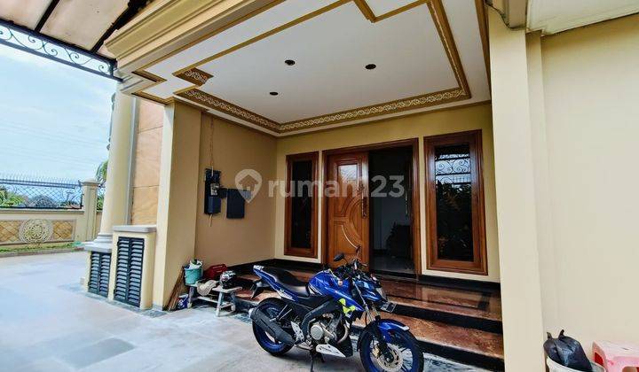 Rumah Mewah Klasik Interior Elegan Daerah Elit Solo Baru 2