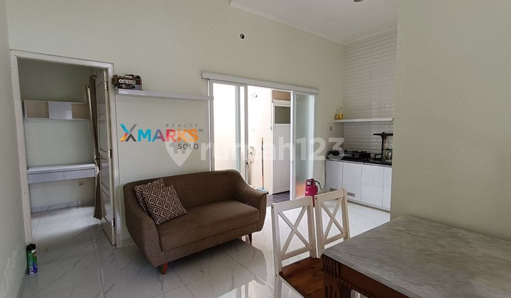 Sewa/ Jual Rumah Mungil Cantik Furnished Daerah Manahan Solo 1