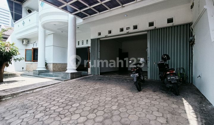 Rumah Terawat Lingkungan Aman One Gate System Daerah Elit Solo Baru