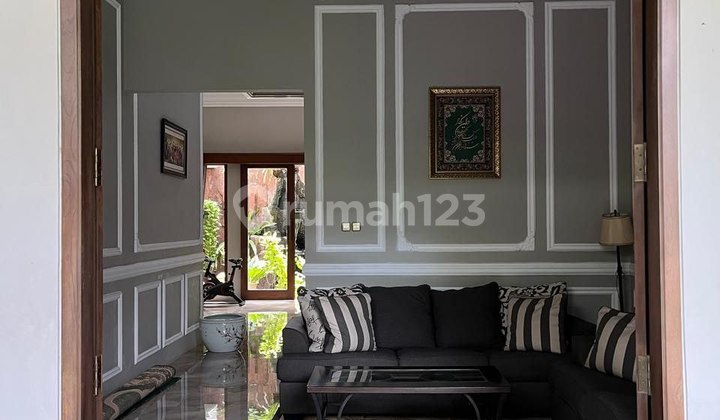 Rumah Mewah Furnished Ada Kolam Ikan Tengah Kota Solo 2