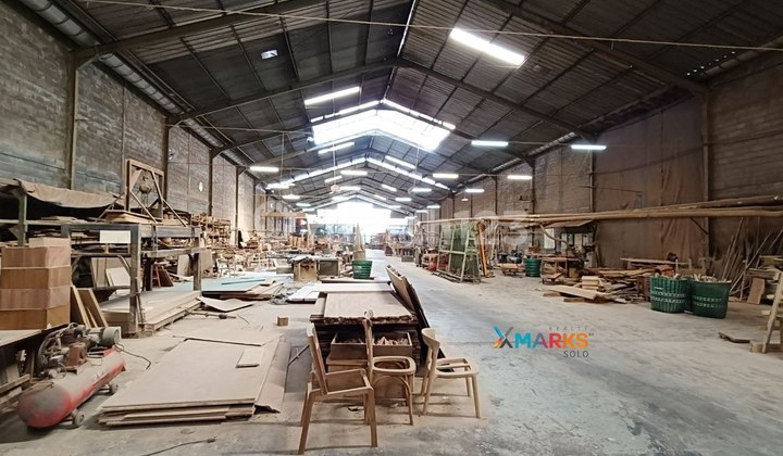 Affordable Large Warehouse Container Access Pallet Sukoharjo