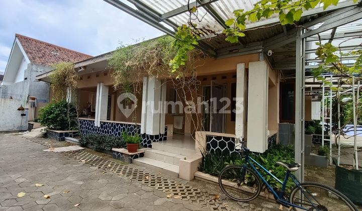 Rumah Serasa Villa Tengah Kota Dekat dengan Daerah Komersial Solo 2