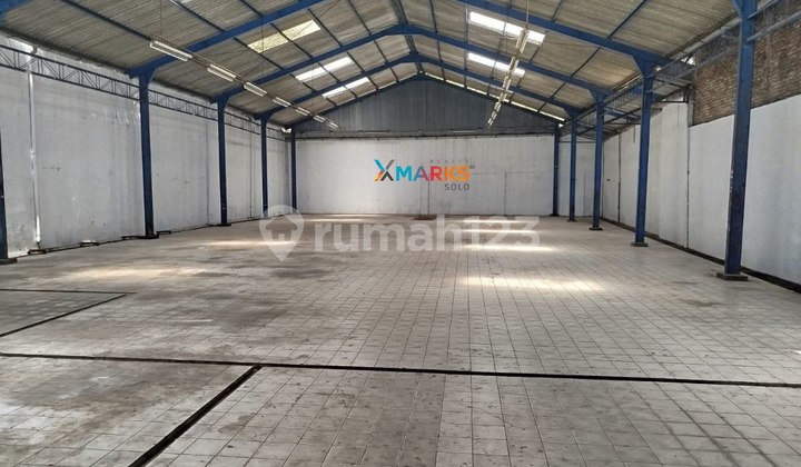 Business Space Strategic Location Bustling City Center of Solo