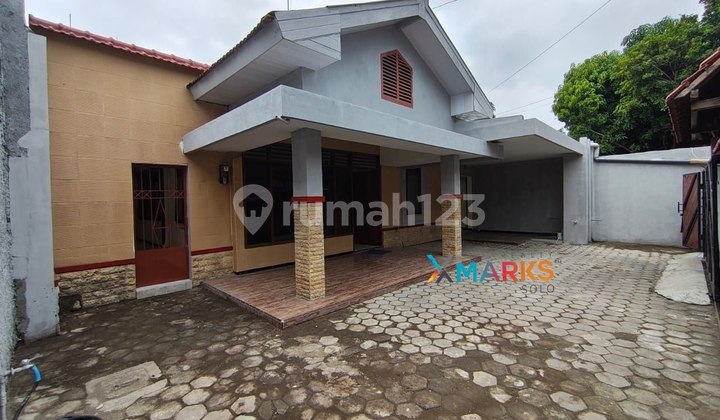 House suitable for boarding in Gilingan area, Solo