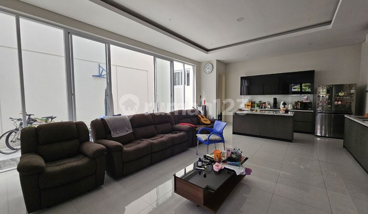 Rumah Modern Clean Lingkungan Nyaman Cluster Solo Baru Rumah Modern Clean Lingkungan Nyaman Cluster Solo Baru