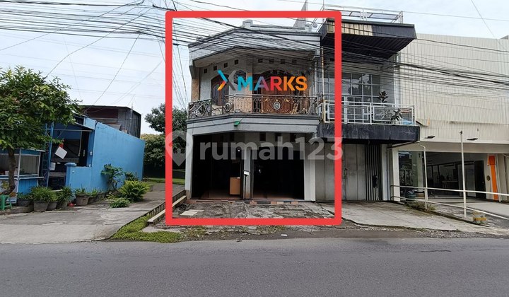 2-Story Shop House Ready for Business in Karangasem Laweyan 2