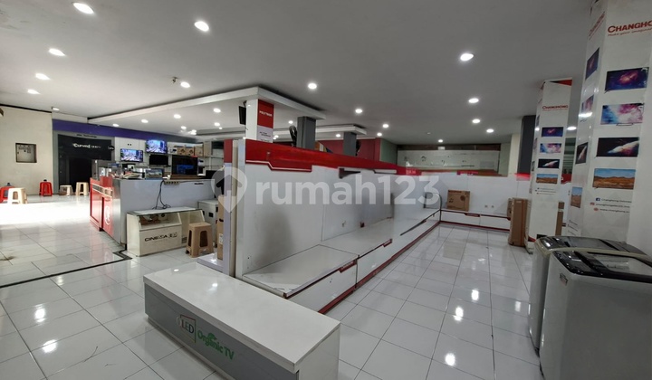 Ruang Usaha Pinggir Jalan Raya Daerah Bisnis dan Komersial Serengan Ruang Usaha Pinggir Jalan Raya Daerah Bisnis dan Komersial Serengan