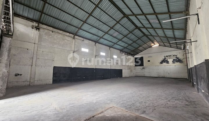 Ready-to-Use Warehouse with Truck Access in Cemani, Solo Ready-to-Use Warehouse with Truck Access in Cemani, Solo
