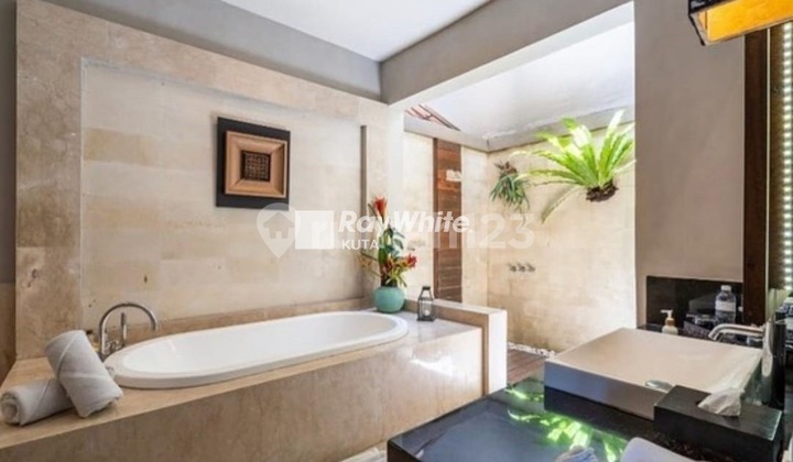 Luxury 4br Villa Close To The Beach, Seminyak. Kuta 3