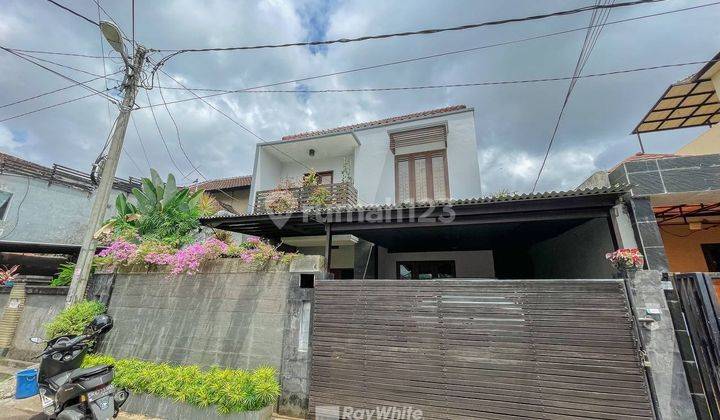 Rumah Dengan Pool One Gate System di Jl.nangka 1