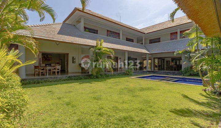 VILLA MEWAH LUXURIOUS 6 BR DI SANUR PRIME 2