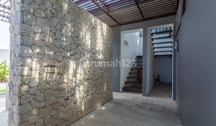 VILLA MODERN DI NUSA DUA DAERAH STRATEGIS 2