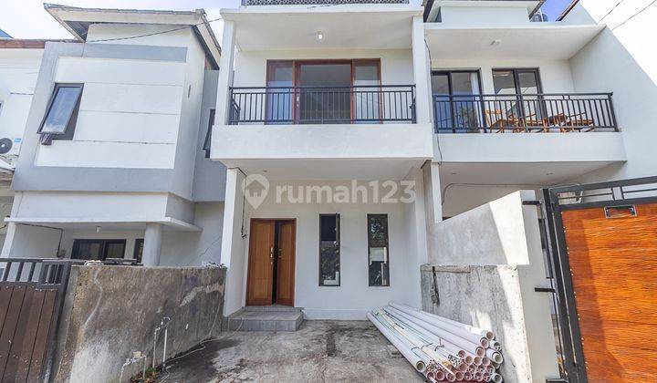 3 STORY HOUSE WITH VIEW OF THE GWK TOURIST AREA 1