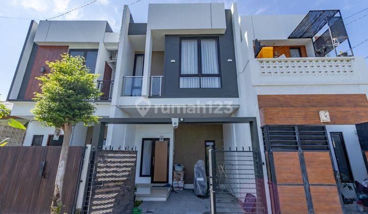 Modern Minimalist 2BR House In Renon Strategic Area 1