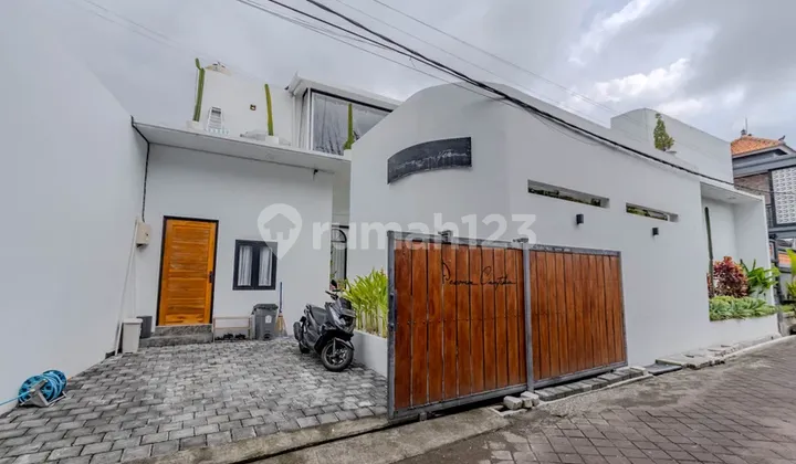 Bpf1716 Vila Tropis Kontemporer 5kt Dengan Ruang Tamu Terbuka Dan Kolam Renang