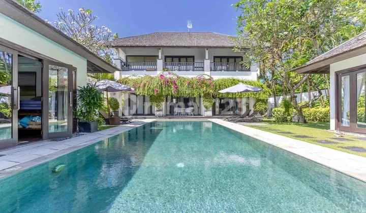 Modern Tropical Style Luxury Villa in Nusa Dua Bpf1624